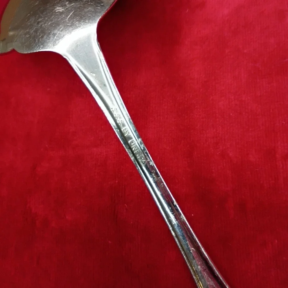 Oneida gravy ladle